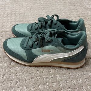 Puma Women's Green and White Sneakers